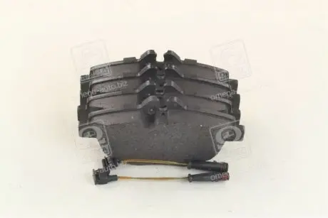 Тормозные колодки дисковые передние DB W211 E-klasse с датч. 02- BOSCH 0986494285