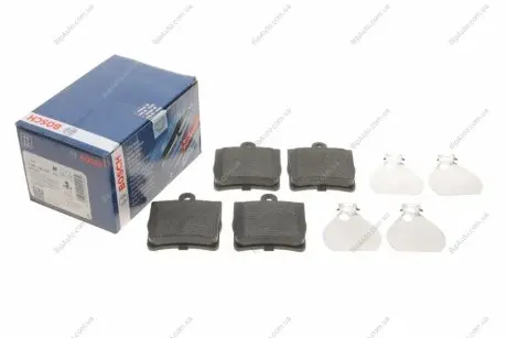 Тормозные колодки дисковые задние DB W203 00- BOSCH 0986494016