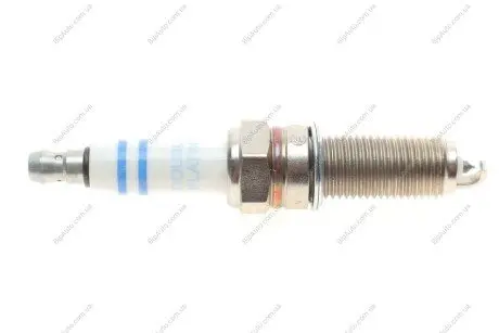 Свеча зажигания YR 7 MPP 33 BOSCH 0242135509