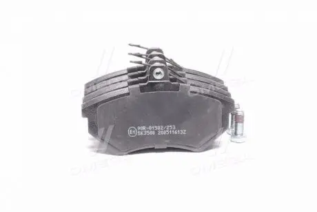 Тормозные колодки дисковые LPR 05P613