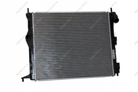 Радиатор охлаждения RENAULT LOGAN I (04-)/SANDERO I (08-) NISSENS 637609