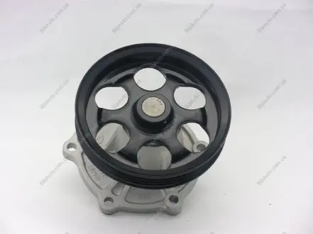 Насос водяний TOYOTA Corolla/Starlet/Paseo 1.3/1.5 -99 GMB GWT-117A