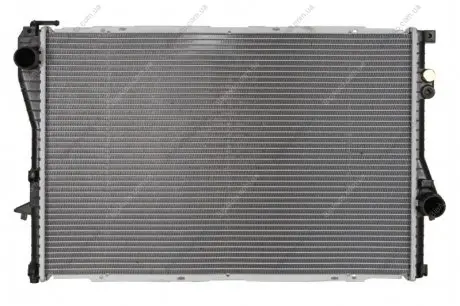 Радиатор охлаждения BMW 5 E39 (95-)/7 E38 (94-) NISSENS 60752A