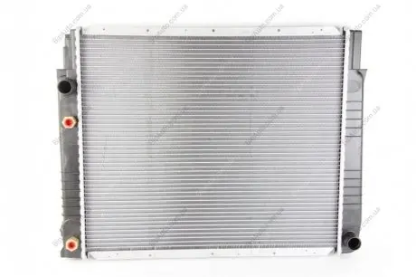 Радиатор VOLVO 960(90-)2.4 i 24V(+)[OE 8603739] NISSENS 65530A