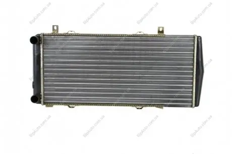 Радиатор охлаждения SKODA FELICIA (6U) (94-) NISSENS 64102