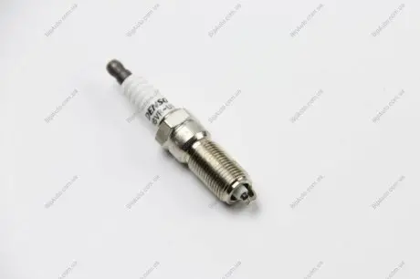 Свічка запалювання DENSO T16VR-U10
