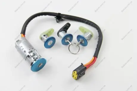 Замок зажигания с личинками и ключами(без багажника) (06-) 6001551102,, ASAM 30941