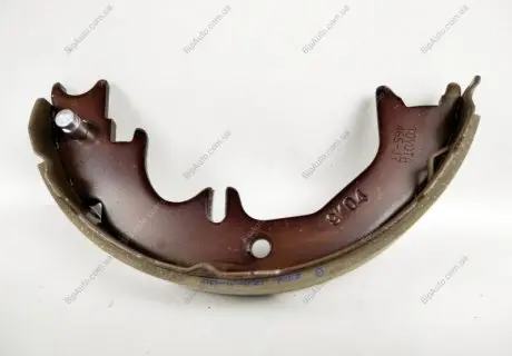 Колодка ручного тормоза, правая или центральная TOYOTA Toyota / Lexus / Daihatsu 4654060060