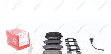 Комплект тормозных колодок, дисковый тормоз ZIMMERMANN 233261752 (фото 1)