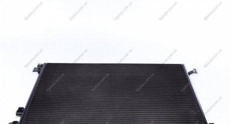 Радіатор кондиціонера Opel Signum/Vectra 1.9-D 02-09 NRF 35467 (фото 1)