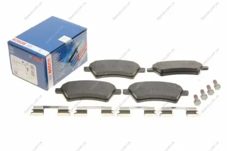 Комплект тормозных колодок, дисковый тормоз BOSCH 0986494584