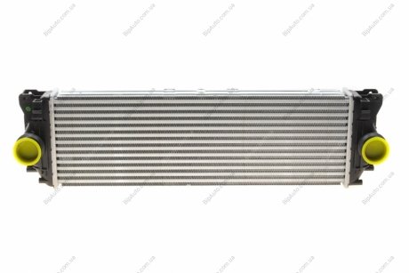 Радиатор интеркулера NRF 30505 (фото 1)