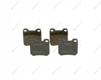 Комплект тормозных колодок, дисковый тормоз BOSCH 0986424754