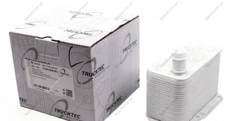 Масляный радиатор, двигательное масло AUTOMOTIVE TRUCKTEC 0818015 (фото 1)