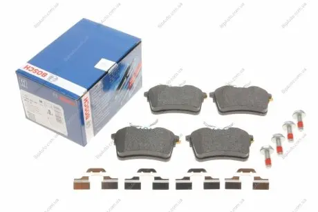 Комплект тормозных колодок, дисковый тормоз BOSCH 0986494646