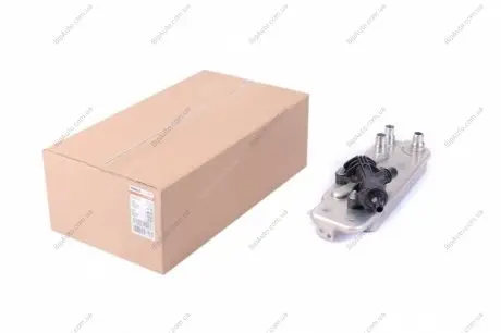 Радіатор масла BMW 5 (F10, F18) 3.0i 10-/7 (F01, F02, F03, F04) 3.0/4.4i 08- MAHLE CLC 90 000P MAHLE / KNECHT CLC90000P