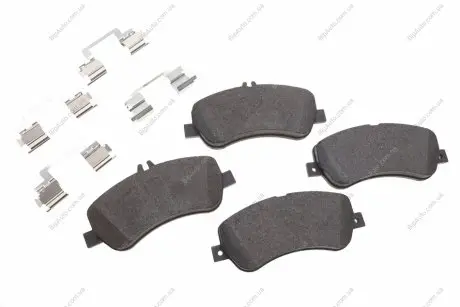 Тормозные колодки MERCEDES MERCEDES-BENZ 000420930490