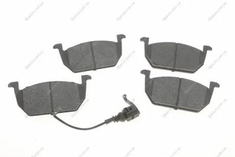 Колодки гальмівні (передні) Audi A3/Seat Leon/Skoda Octavia IV/V/VW Golf VII 12- (+датчик) SOLGY 209213