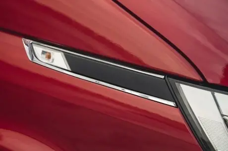Накладки на кузов Omsa Line Volkswagen T6 2015↗, 2019↗ гг. OmsaLine 7550151F