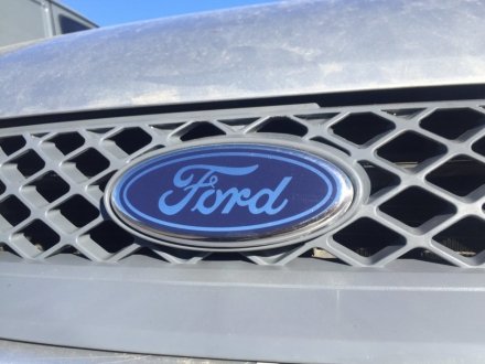 Значок Ford Fiesta 2002-2008 гг. Davs Auto 9508