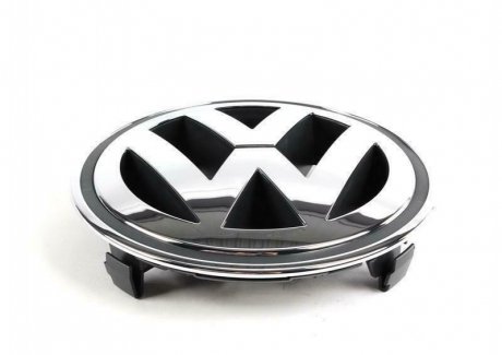 Эмблема решетки радиатора Volkswagen Passat B6 06-11/Touareg 07-09/Golf+ 04-/Touran 07-10 AVTM 189517030 (фото 1)