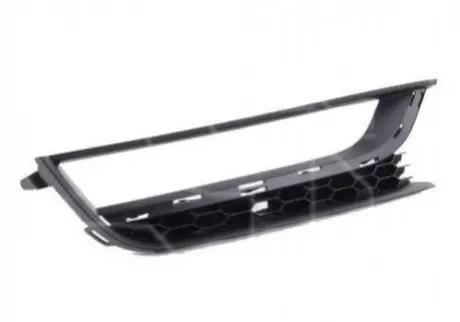 Решетка в бампер Volkswagen Passat B7 USA 11-15 правая с отв. п/тум. без молдинга AVTM 7439 912