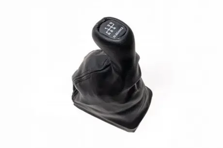 Чехол рычага КПП для Mercedes C-Class W202 \'93-00 (+ручка 5ст КПП Elegance) AVTM 645411