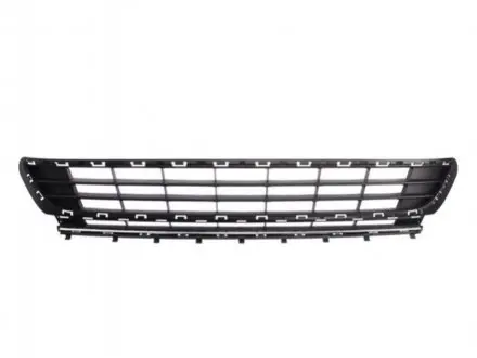 Решетка в бампер Volkswagen Golf VII 13- средняя с хром. молдингом AVTM 7431 909