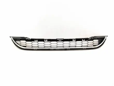 Решетка в бампер Honda CR-V 10-12 средняя с хром молдингом AVTM 3022 910