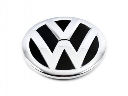 Эмблема решетки радиатора VW Jetta/Golf 7/Passat B8 2014- AVTM 30853061