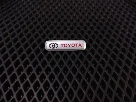Шильдик (эмблема) для ковриков Toyota AVTM LGEV10275