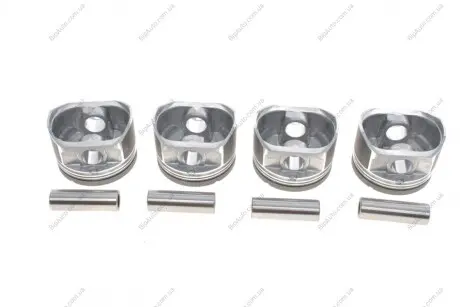 Поршень Dacia Duster/Logan/Sandero/Renault Clio/Kangoo 1.6 16V 98- (80.25mm/+0.75mm) (к-кт 4 шт) AMP PX-REN-4A-3841-075-C