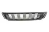 Решетка в бампер Volkswagen Polo V HB 09-15 средняя с хром молдингом AVTM 7415 915 (фото 1)