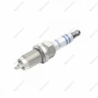 Свічка запалювання Skoda Roomster/VW Caddy III 1.2-1.6 06- (к-кт 4шт) 0 242 235 983 BOSCH 0242235983 (фото 1)