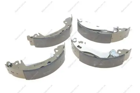 Колодки гальмівні (задні) Peugeot 305 82-90 (барабанные) (228x42) F 026 004 546 BOSCH F026004546