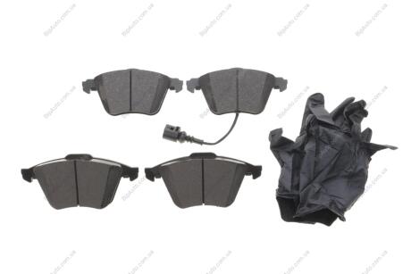 Колодки гальмівні (передні) VW Passat 05-10/Skoda Superb 08-15 (з датчиком) BOGAP A8210187 (фото 1)