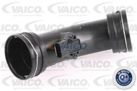 Шланг інтеркулера VW MULTIVAN T5, TRANSPORTER T5 1.9D 04.03-11.09 VAICO V10-3573
